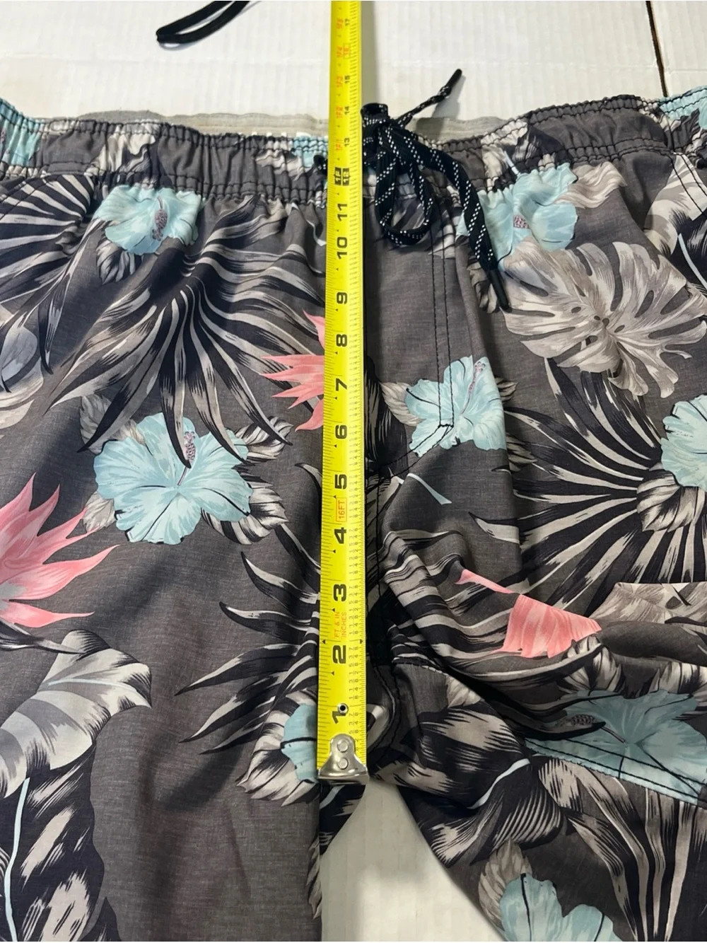 Hurley Volley Swim Trunks Mens Extra Large Hawaiian Leaves Compression